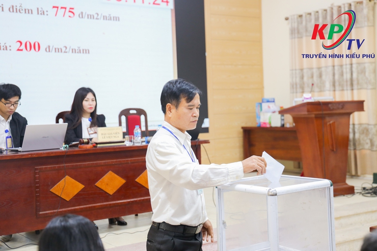 UBND xã Kiều Phú tổ chức phiên đấu giá quyền sử dụng đất công ích cho thuê sản xuất nông nghiệp tại 12 khu đất trên địa bàn- Ảnh 6.