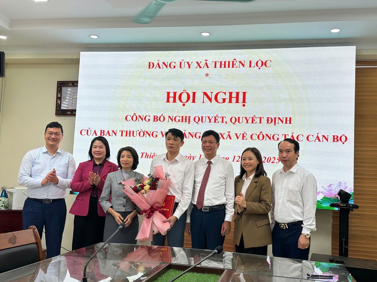 Hội nghị công bố Nghị quyết, Quyết định của Ban thường vụ Đảng ủy xã về công tác cán bộ- Ảnh 4.