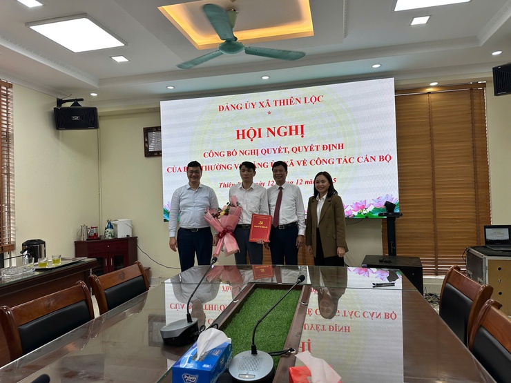 Hội nghị công bố Nghị quyết, Quyết định của Ban thường vụ Đảng ủy xã về công tác cán bộ- Ảnh 3.