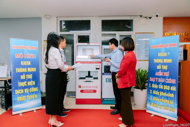 Phường Việt Hưng ra mắt mô hình Kiosk thông minh hỗ trợ thực hiện dịch vụ công trực tuyến- Ảnh 4.