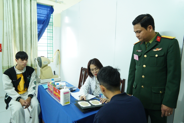 Chương Mỹ khám tuyển nghĩa vụ quân sự, nghĩa vụ công an nhân dân năm 2026 - Ảnh 8.