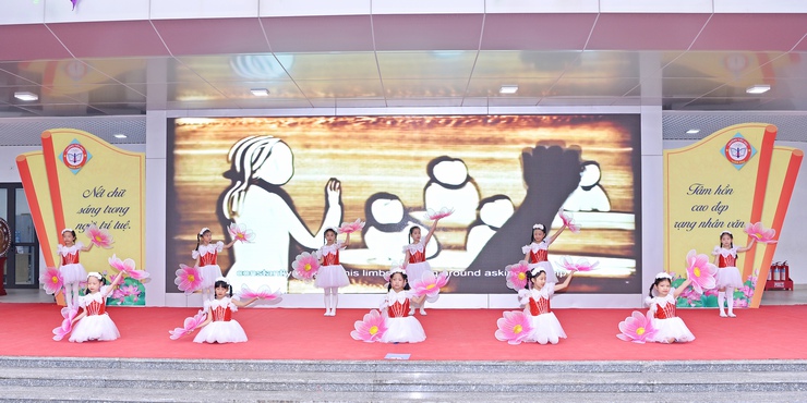 PHƯỜNG LĨNH NAM TỔ CHỨC HỘI THI GIÁO VIÊN DẠY GIỎI CẤP TIỂU HỌC, NĂM HỌC 2025 -2026
- Ảnh 1.