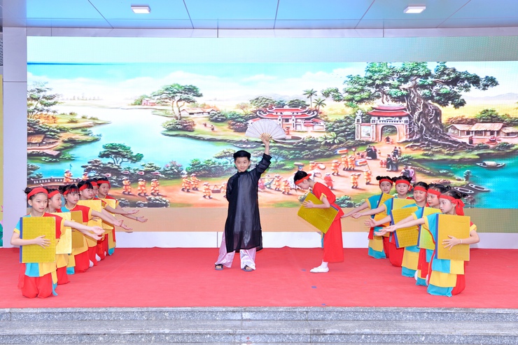 PHƯỜNG LĨNH NAM TỔ CHỨC HỘI THI GIÁO VIÊN DẠY GIỎI CẤP TIỂU HỌC, NĂM HỌC 2025 -2026
- Ảnh 2.