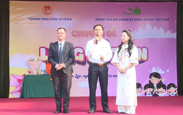 Trường THCS Võng Xuyên B tổ chức chương trình ngoại khoá Chuyên đề "Lòng biết ơn"- Ảnh 1.