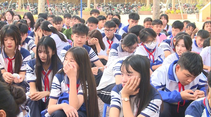 Trường THCS Võng Xuyên B tổ chức chương trình ngoại khoá Chuyên đề "Lòng biết ơn"- Ảnh 10.