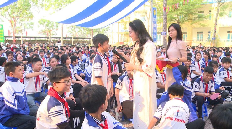 Trường THCS Võng Xuyên B tổ chức chương trình ngoại khoá Chuyên đề "Lòng biết ơn"- Ảnh 7.