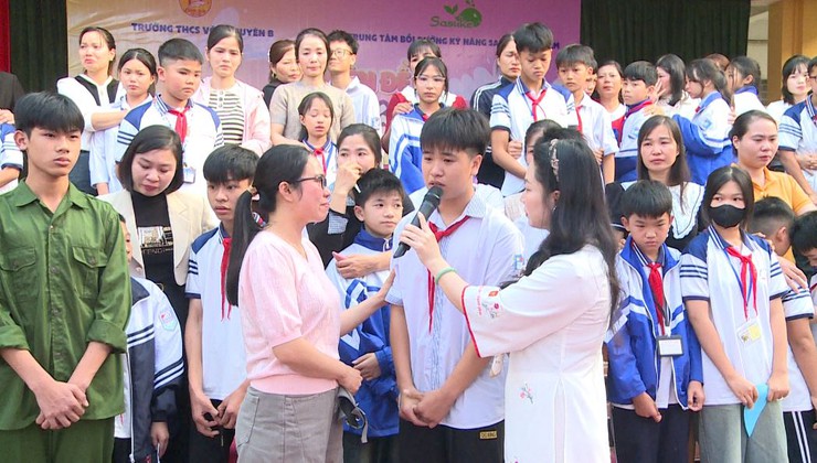 Trường THCS Võng Xuyên B tổ chức chương trình ngoại khoá Chuyên đề "Lòng biết ơn"- Ảnh 8.