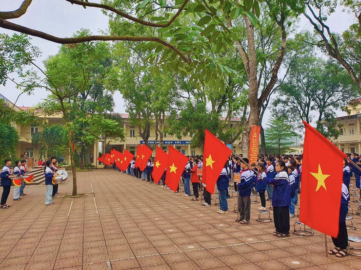 "Sinh hoạt dưới cờ" – hơn cả nghi thức, là tiết học trải nghiệm giàu ý nghĩa- Ảnh 2.
