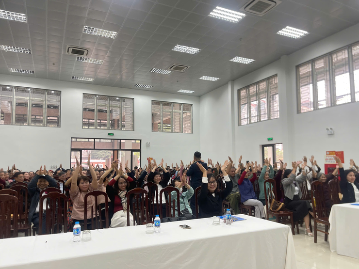 Phường Yên Hoà tổ chức Hội nghị triển khai hưởng ứng tháng hành động vì bình đẳng giới và phòng ngừa, ứng phó với bạo lực trên cơ sở giới trên địa bàn phường Yên Hòa năm 2025- Ảnh 3.