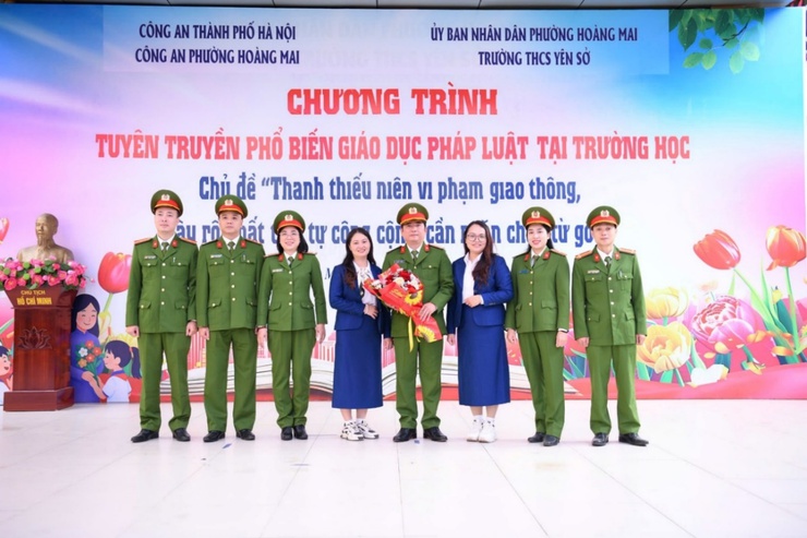 TRƯỜNG THCS YÊN SỞ TỔ CHỨC CHƯƠNG TRÌNH TUYÊN TRUYỀN, PHỔ BIẾN GIÁO DỤC PHÁP LUẬT CHO HỌC SINH
- Ảnh 1.