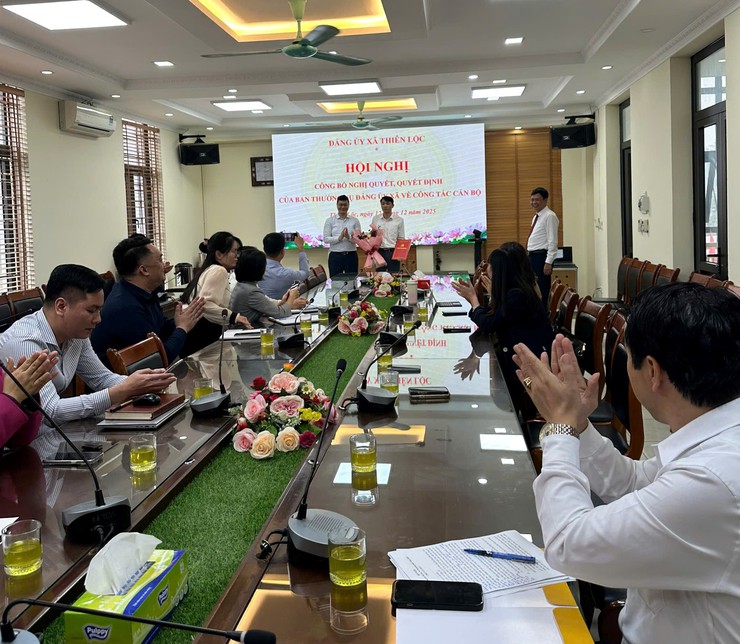 Hội nghị công bố Nghị quyết, Quyết định của Ban thường vụ Đảng ủy xã về công tác cán bộ- Ảnh 2.