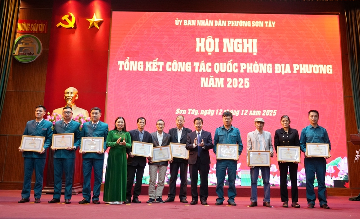 Sơn Tây tổng kết công tác quân sự, quốc phòng địa phương năm 2025- Ảnh 1.