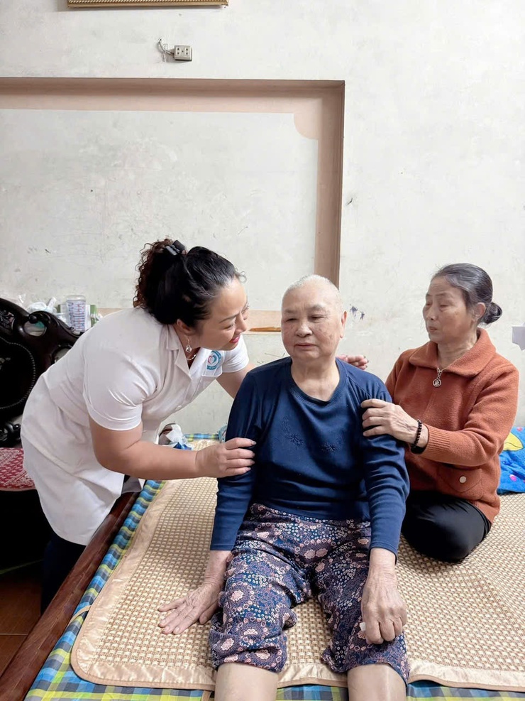 UBND Phường Yên Sở làm việc nhằm đánh giá mức độ khuyết tật cho các trường hợp trên địa bàn.- Ảnh 2.