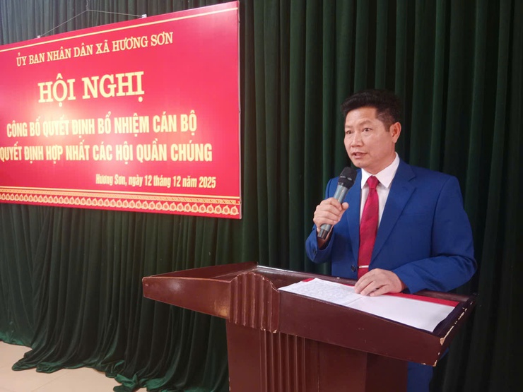 Xã Hương Sơn: Công bố và trao các Quyết định cán bộ và hợp nhất các tổ chức hội quần chúng- Ảnh 7.