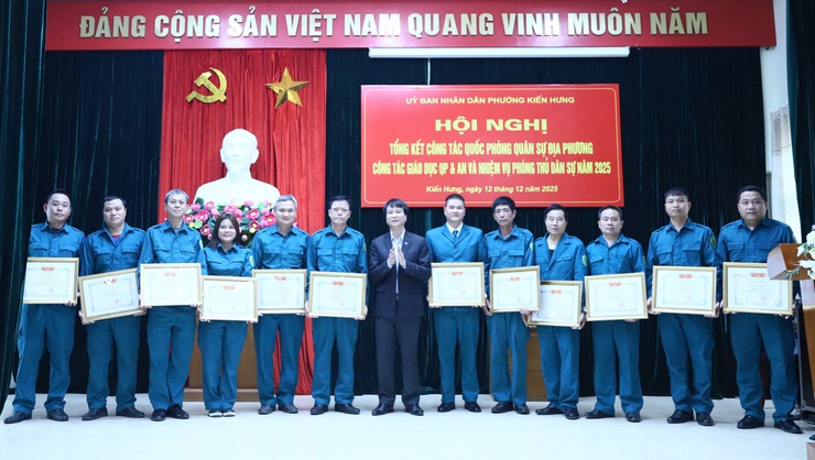 Phường Kiến Hưng đạt nhiều kết quả nổi bật trong công tác quốc phòng, quân sự địa phương năm 2025- Ảnh 2.
