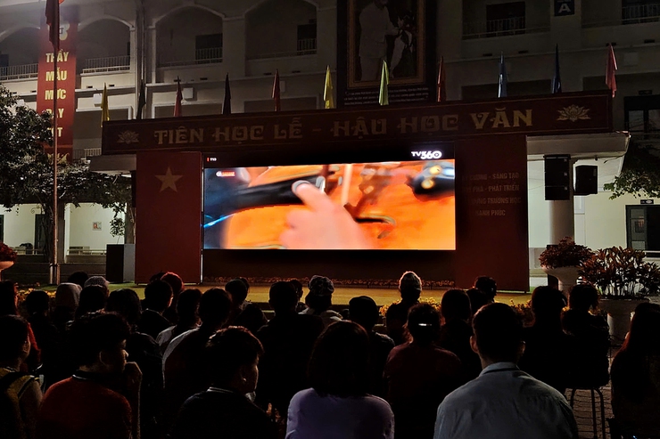 Phường Thanh Xuân công chiếu miễn phí phim “Mưa đỏ”, giáo dục truyền thống cách mạng- Ảnh 2.