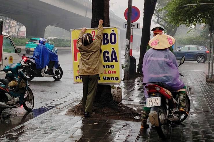 Phường Thanh Xuân ra quân giải quyết điểm nghẽn về “trật tự đô thị”- Ảnh 11.