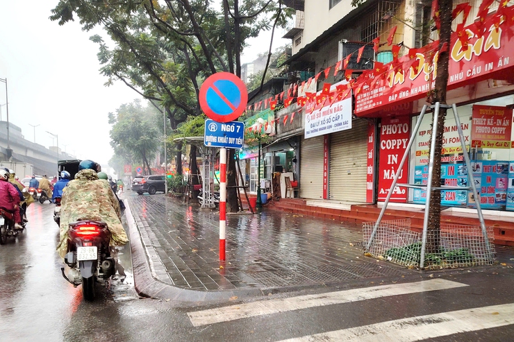 Phường Thanh Xuân ra quân giải quyết điểm nghẽn về “trật tự đô thị”- Ảnh 12.