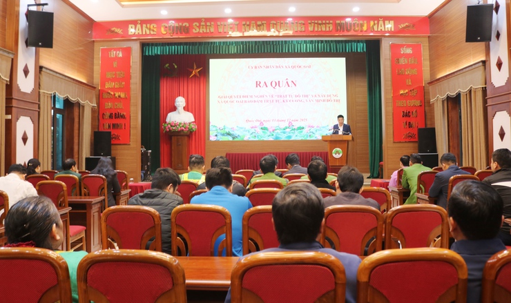 XÃ QUỐC OAI RA QUÂN GIẢI QUYẾT CÁC ĐIỂM NGHẼN, TĂNG CƯỜNG TRẬT TỰ, KỶ CƯƠNG, VĂN MINH ĐÔ THỊ- Ảnh 2.