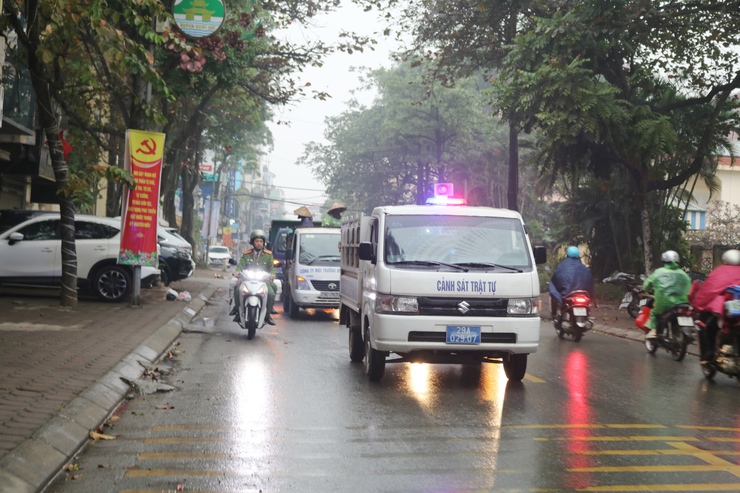 XÃ QUỐC OAI RA QUÂN GIẢI QUYẾT CÁC ĐIỂM NGHẼN, TĂNG CƯỜNG TRẬT TỰ, KỶ CƯƠNG, VĂN MINH ĐÔ THỊ- Ảnh 6.