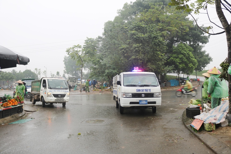 XÃ QUỐC OAI RA QUÂN GIẢI QUYẾT CÁC ĐIỂM NGHẼN, TĂNG CƯỜNG TRẬT TỰ, KỶ CƯƠNG, VĂN MINH ĐÔ THỊ- Ảnh 7.