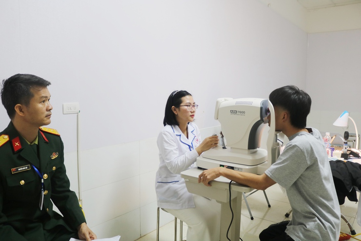 Xã Quốc Oai tổ chức khám tuyển nghĩa vụ quân sự và thực hiện nghĩa vụ Công an nhân dân năm 2026- Ảnh 7.