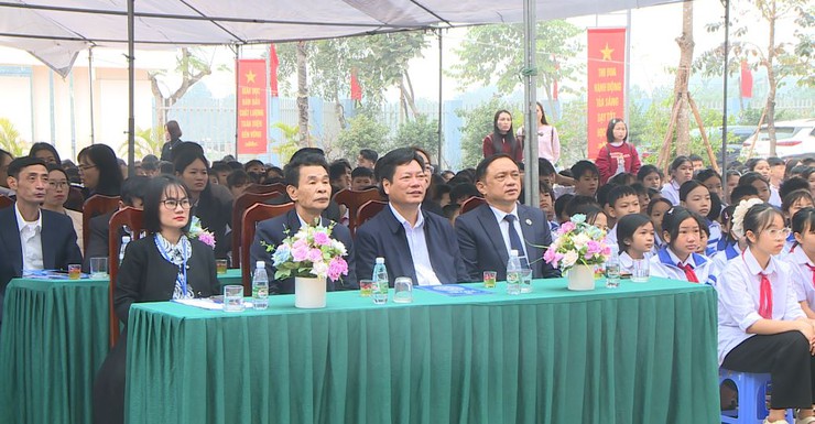 Phiên tòa giả định tuyên truyền phòng, chống tội phạm mạng tại trường THCS Long Xuyên- Ảnh 2.