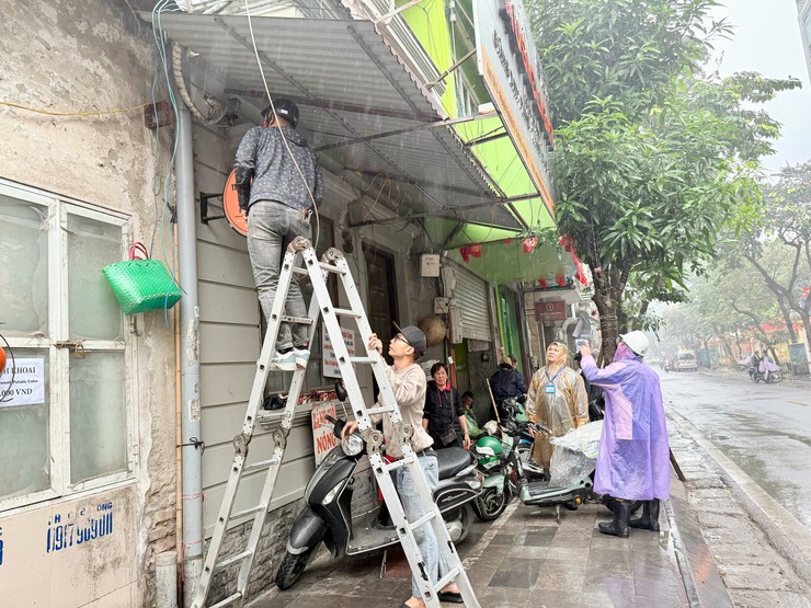 Ba Đình siết chặt quản lý, công khai xử phạt hàng loạt vi phạm đô thị, vệ sinh môi trường- Ảnh 16.