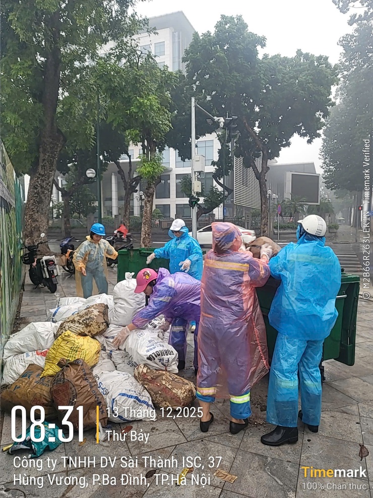 Ba Đình siết chặt quản lý, công khai xử phạt hàng loạt vi phạm đô thị, vệ sinh môi trường- Ảnh 14.