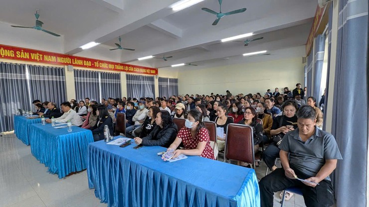 Thuế cơ sở 10 tổ chức tập huấn chuyển đổi từ thuế khoán sang kê khai cho hộ kinh doanh tại xã Thư Lâm- Ảnh 1.