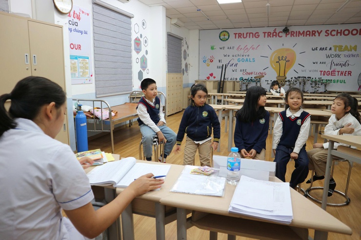 Phường Hai Bà Trưng triển khai tiêm chủng vắc xin Uốn ván - Bạch hầu (Td) trong chương trình Tiêm chủng mở rộng.- Ảnh 1.