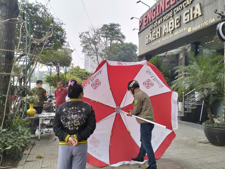 Phường Kiến Hưng xử lý nhiều vi phạm trật tự đô thị trong ngày ra quân- Ảnh 4.