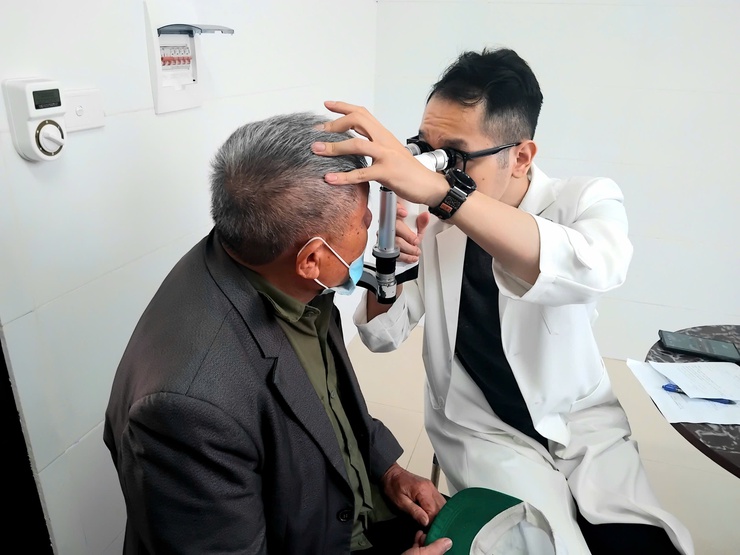 Trạm Y tế phường Chương Mỹ hoàn thành khám, lập hồ sơ quản lý sức khỏe cho gần 1.000 người cao tuổi- Ảnh 5.