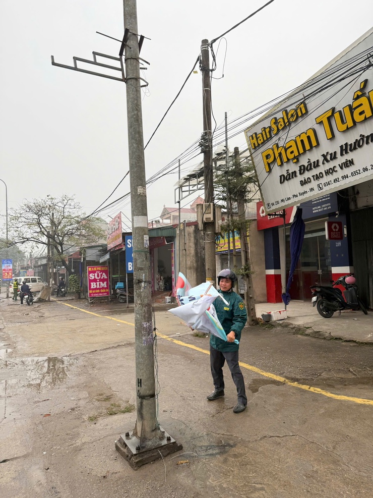 Phú Xuyên tổ chức ra giải tỏa hành lang an toàn giao thông, xử lý các điểm đen rác thải và đảm bảo công tác vệ sinh môi trường trên tuyến đường 1A và đường 429 đoạn qua địa bàn.- Ảnh 8.