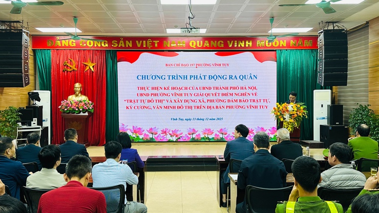 Phường Vĩnh Tuy đồng loạt ra quân lập lại trật tự, văn minh đô thị- Ảnh 2.