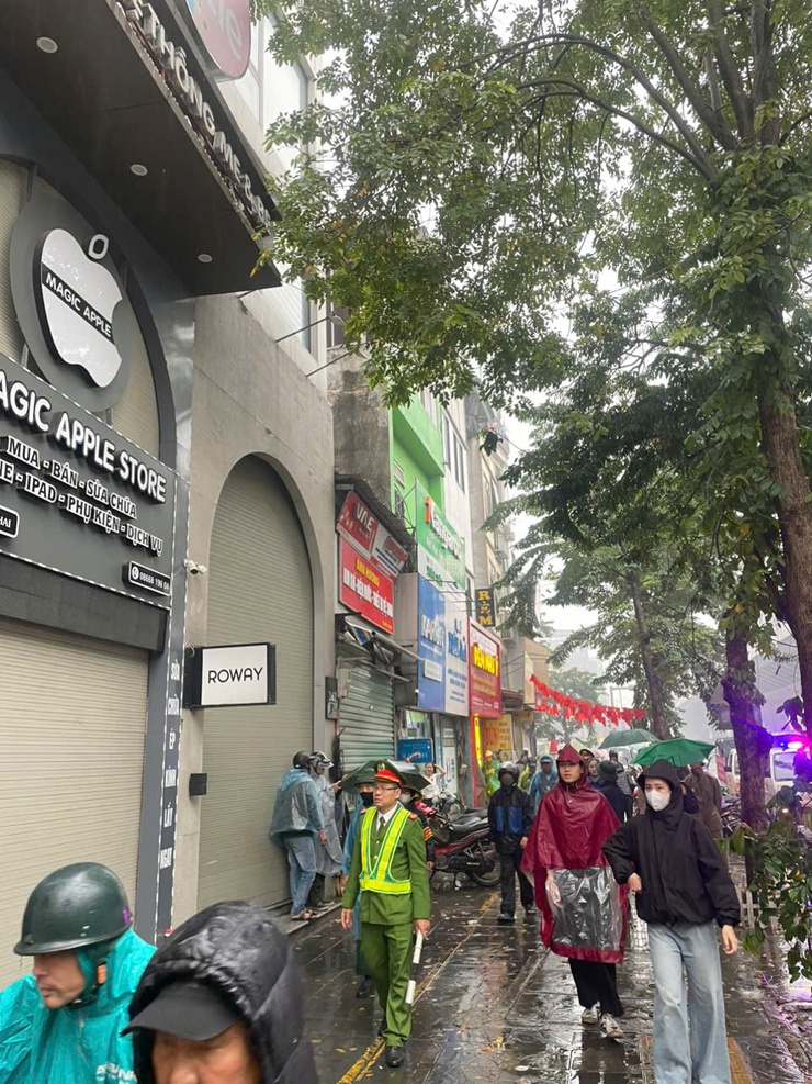 Phường Vĩnh Tuy đồng loạt ra quân lập lại trật tự, văn minh đô thị- Ảnh 7.