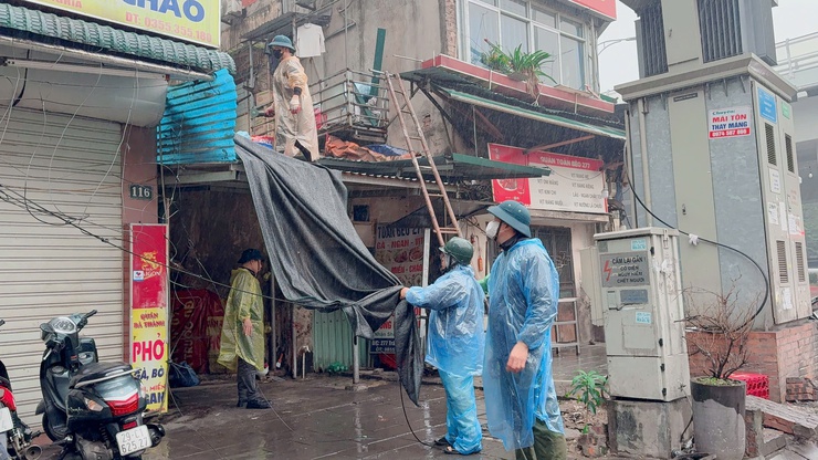 Phường Tương Mai tổ chức ra quân cao điểm đảm bảo trật tự đô thị, trật tự ATGT, vệ sinh môi trường trên địa bàn Phường sáng ngày 13/12/2025.- Ảnh 8.