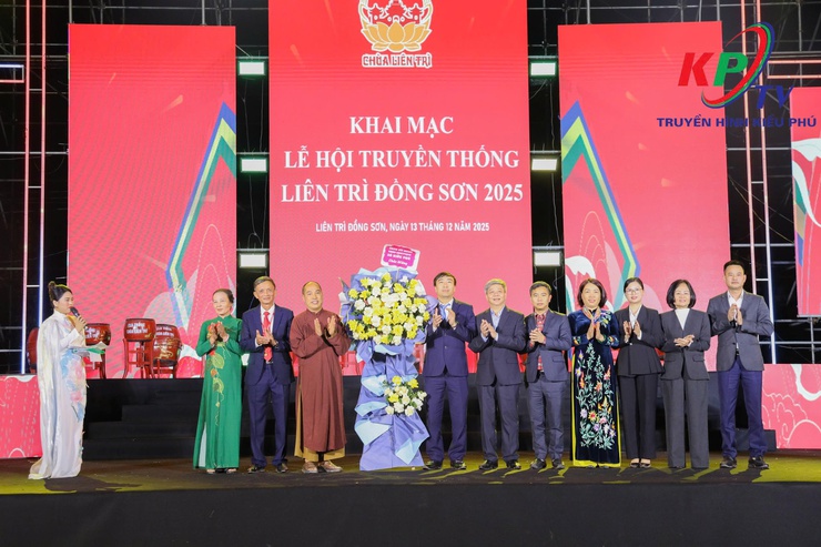 Lãnh đạo xã Kiều Phú dự Lễ khai mạc Lễ hội truyền thống thôn Liên Trì Đồng Sơn năm 2025- Ảnh 1.