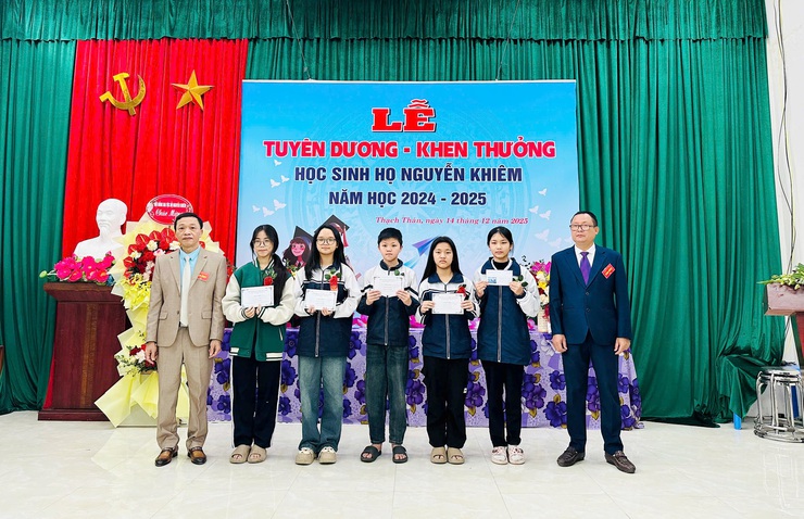 Họ Nguyễn Khiêm tổ chức Lễ tuyên dương, khen thưởng học sinh đạt thành tích cao năm học 2024 – 2025- Ảnh 11.