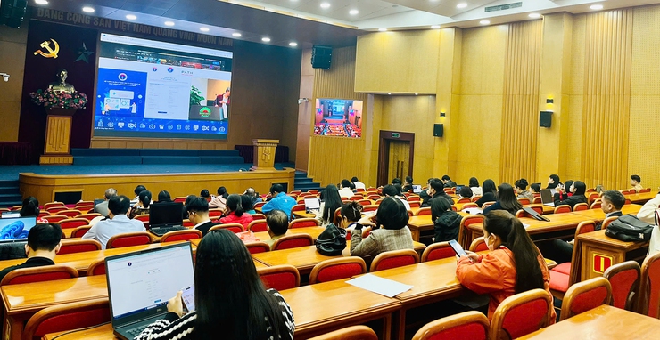 Tập huấn triển khai hệ thống quản lý quốc gia về hành nghề và kê đơn thuốc điện tử- Ảnh 1.