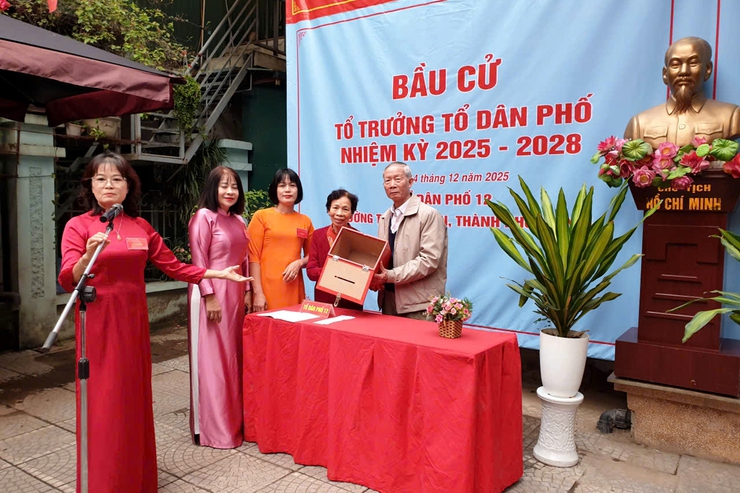 Cử tri phường Thanh Xuân nô nức tham gia bầu cử Tổ trưởng tổ dân phố- Ảnh 7.