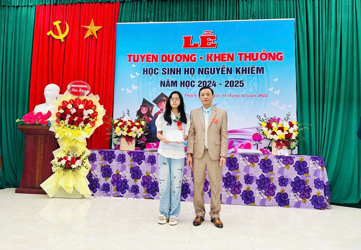 Họ Nguyễn Khiêm tổ chức Lễ tuyên dương, khen thưởng học sinh đạt thành tích cao năm học 2024 – 2025- Ảnh 12.