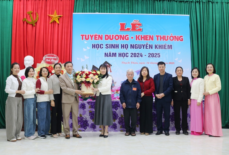 Họ Nguyễn Khiêm tổ chức Lễ tuyên dương, khen thưởng học sinh đạt thành tích cao năm học 2024 – 2025- Ảnh 2.