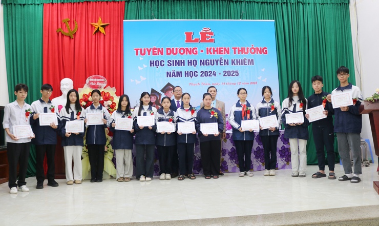 Họ Nguyễn Khiêm tổ chức Lễ tuyên dương, khen thưởng học sinh đạt thành tích cao năm học 2024 – 2025- Ảnh 7.