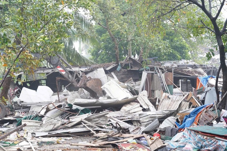 Xã Quang Minh ra quân giải tỏa hành lang giao thông, lập lại trật tự đô thị- Ảnh 2.
