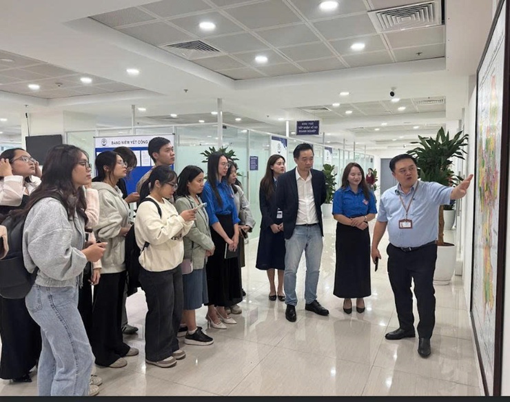 Tọa đàm “Tiếp cận Dịch vụ công số – Nhanh hơn, Hiệu quả hơn” - Ảnh 1.