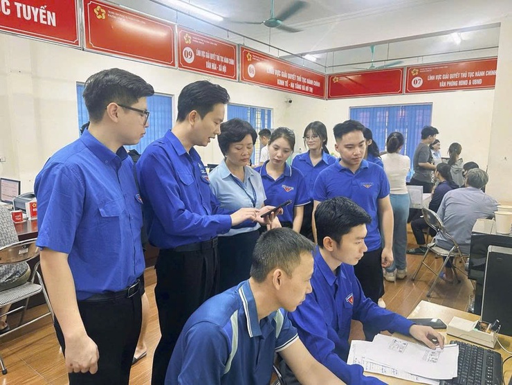 Phong trào “Tình nguyện viên Dịch vụ công Số” - Ảnh 2.