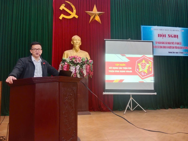 Xã Hương Sơn: Nâng cao kỹ năng số cho Tổ chuyển đổi số cộng đồng- Ảnh 3.