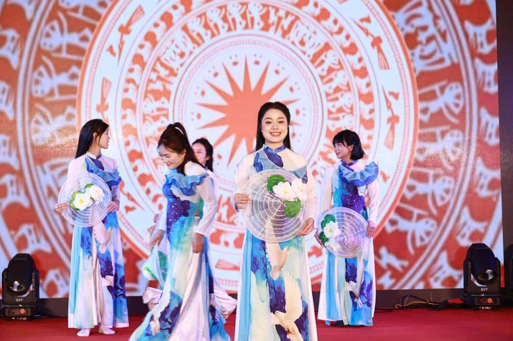 Lễ khánh thành Miếu Bặt Chùa – dấu ấn gìn giữ và phát huy giá trị văn hóa truyền thống- Ảnh 11.