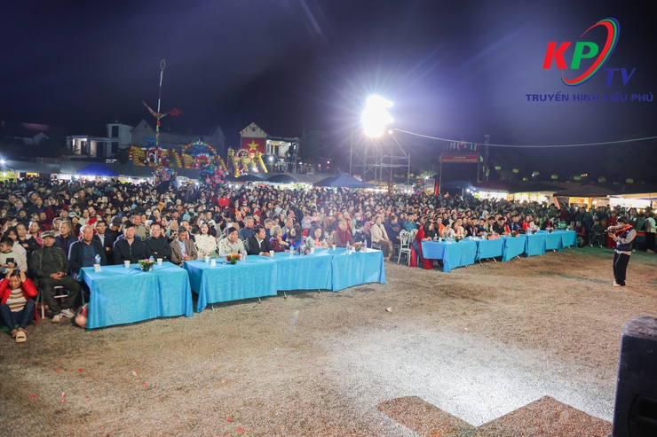 Dấu ấn đêm Chung khảo liên hoan văn nghệ quần chúng Lễ hội truyền thống thôn Liên Trì Đồng Sơn năm 2025- Ảnh 1.